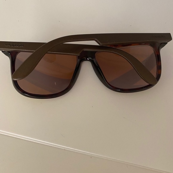 Glasses - Picture 3 of 5